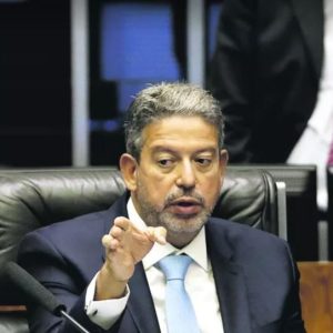 Lira: Não vi espaço na PEC dos Precatórios para dar aumento a servidores