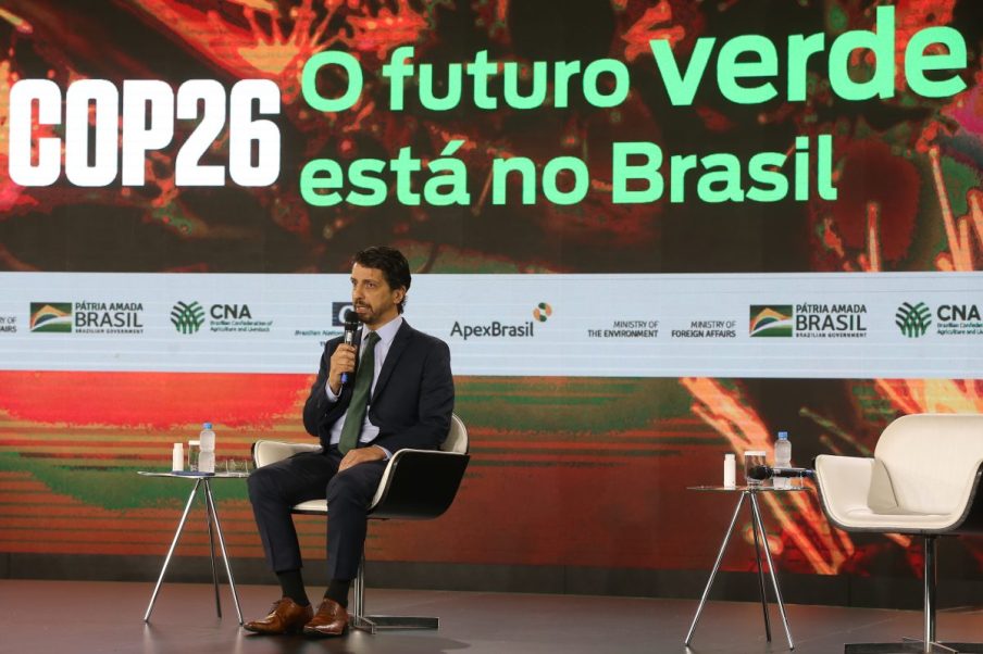 Bolsa começa novembro em recuperação e sobe 2%; dólar vai a R$ 5,67
