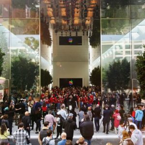 Apple tem aumento de 11% nas vendas do quarto trimestre e surpreende investidores