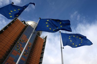 União Europeia e Emirados Árabes Unidos vão negociar acordo de livre comércio