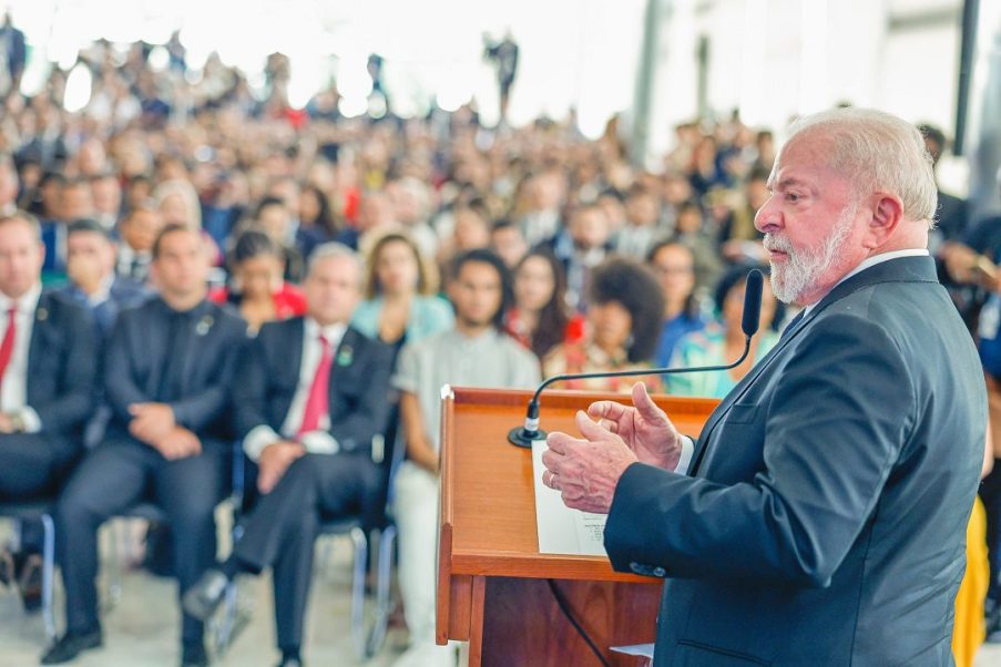 Viagem de Lula à China pode definir acordo para comércio sem uso do dólar