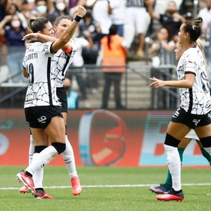 Futebol Feminino pede passagem: estamos prontos para ouvi-las?