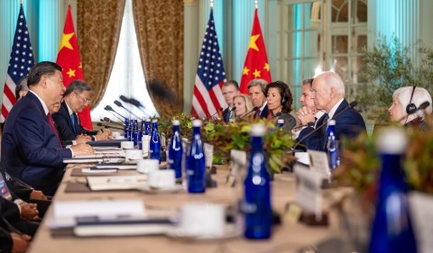 Xi Jinping, presidente da China, e Joe Biden, presidente dos Estados Unidos, em encontro em São Francisco, na Califórnia. Foto: Divulgação/X/@POTUS