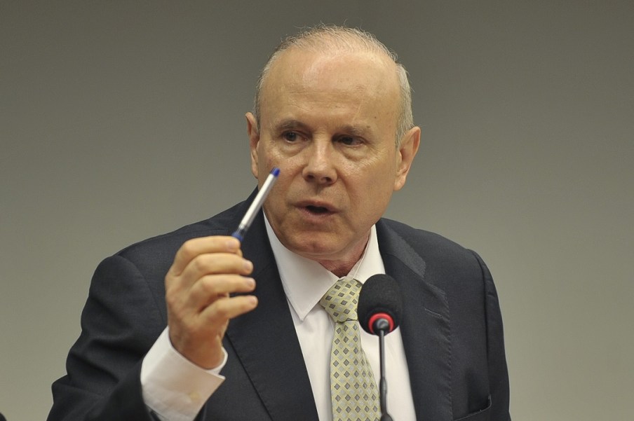 Governo desiste de indicar Mantega para conselho fiscal da Eletrobras