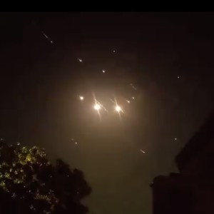 Rebeldes do Iêmen disparam míssil hipersônico iraniano para o centro de Israel