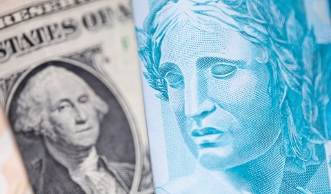 Saiba as ações recomendadas pelo BTG Pactual para aproveitar o cenário de dólar forte e real fraco. Foto: Getty Images