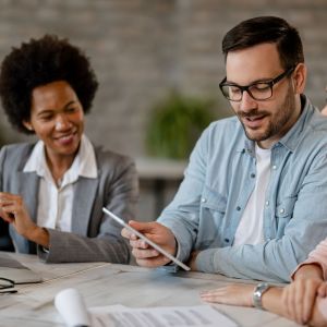 Planejador financeiro ou coach? Profissões são diferentes, mas ambas podem ser úteis para a sua vida financeira. Foto: Freepik