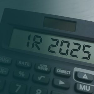 É preciso colocar na ponta do lápis todos os seus ganhos, dívidas e gastos reembolsáveis antes de declarar o imposto de renda 2025. Foto: Adobe Stock / Inteligência Financeira