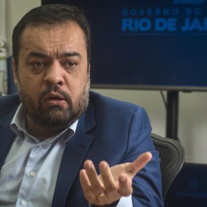 Governador do RJ defende revisão de pacto federativo por mais recursos do petróleo para estados e municípios