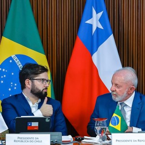 Lula acusa Trump de tratar latinos como inimigos e rejeita ‘guerra fria’ com a China