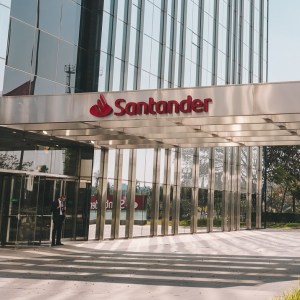 Santander Brasil (SANB11) decepciona com crédito no 1° trimestre, mas indica lucro crescente em 2025