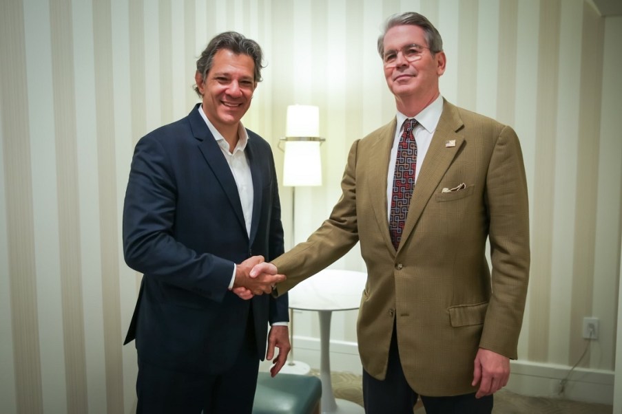 Haddad se encontra com o secretário do Tesouro de Trump